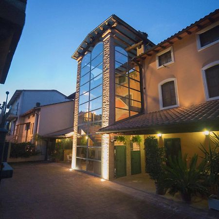 Residenze L'Uncinaia Holiday House Перуджа Экстерьер фото